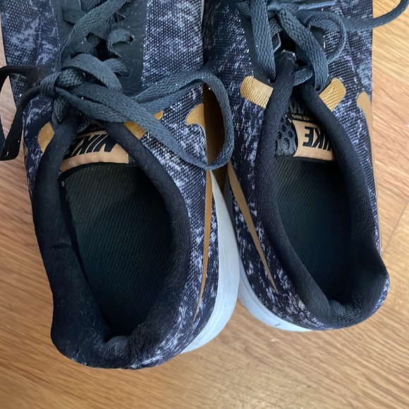 Nike Flex Experience RN 6 Womens Shoes - gold/black/white - Picture 8 of 8